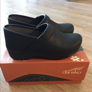 Dansko XP Oiled Clogs